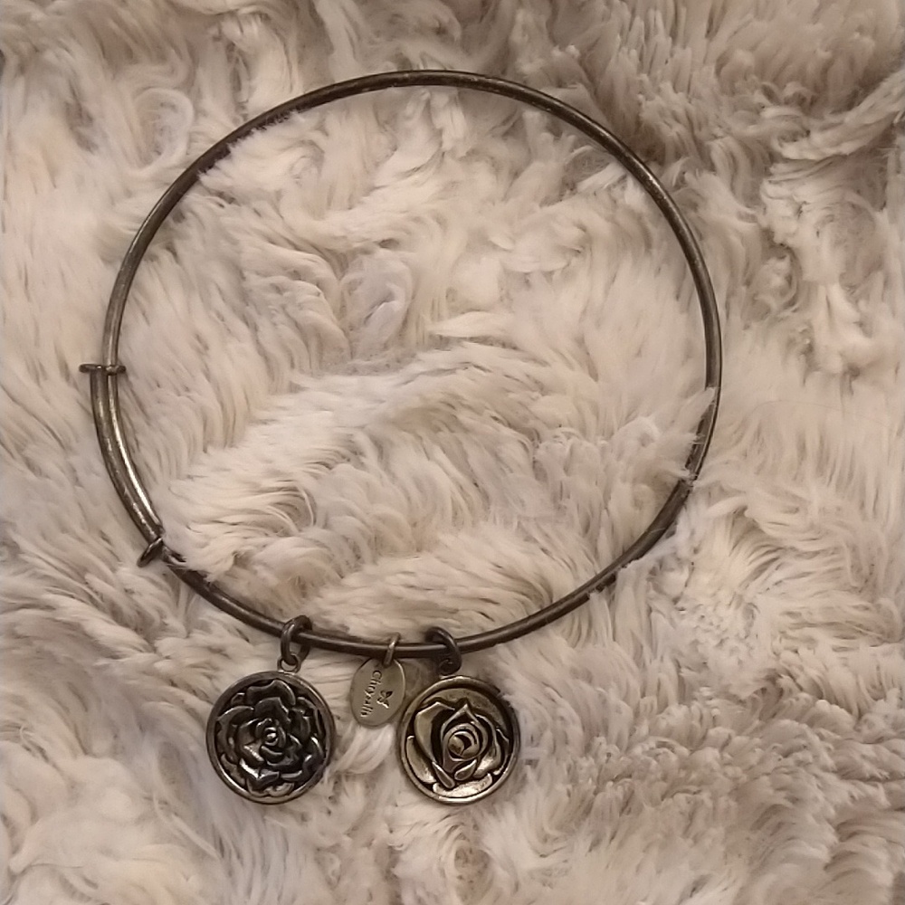 Silver metal adjustable bracelet with two Rose charms